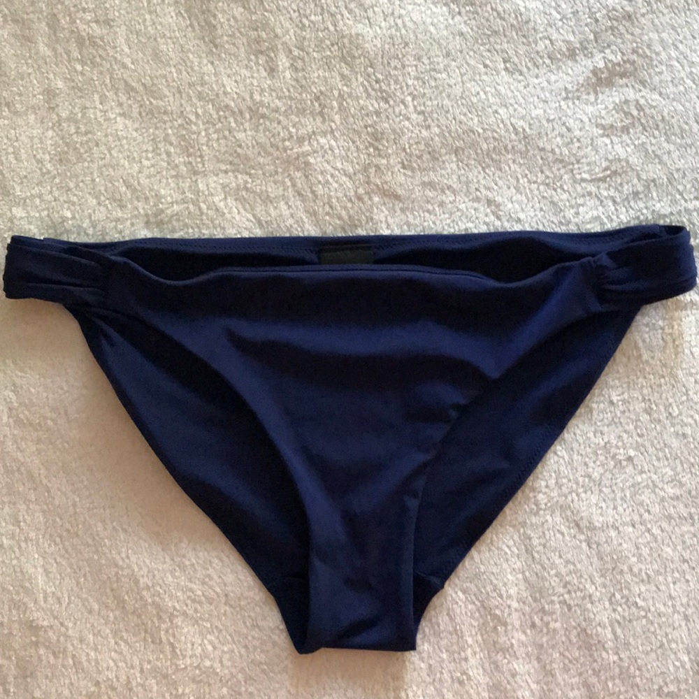 H&M swim bottom size 10